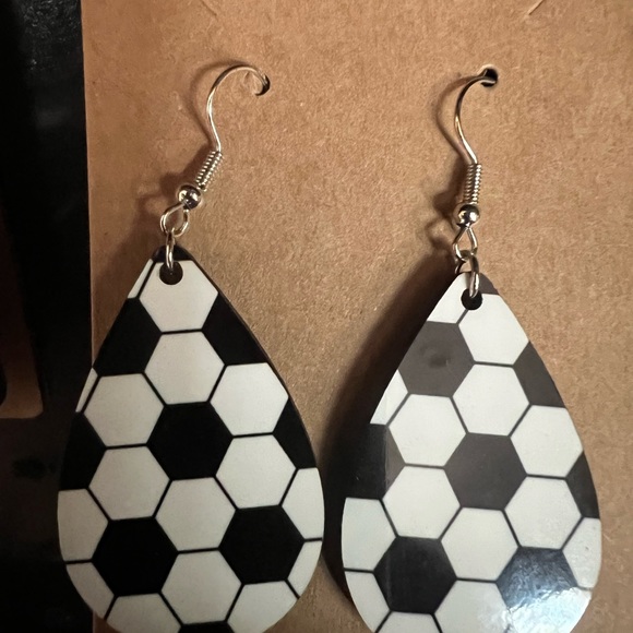 Softball/Volleyball Softball/Baseball Softball/Soccer sublimation wood earrings - Picture 12 of 14